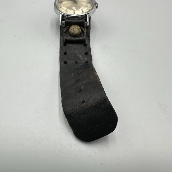 Vintage Timex Watch Men Silver Tone Beige Dial Date Manual Wind READ DESCRIPTION - Picture 4 of 8